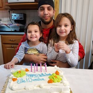 Meet your Posher, Carlos